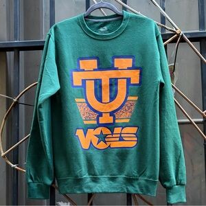 Tennessee Volunteers Retro Graphic - Crewneck Sweatshirt | Vintage Style